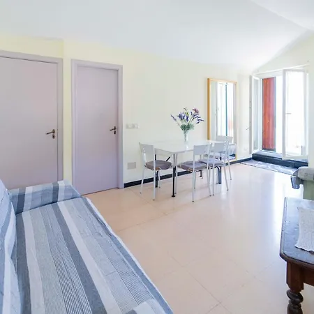 124 - Casa Con Terrazza Sestri- 15minuti A Piedi Dal Centro Διαμέρισμα