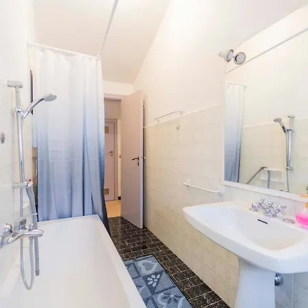 124 - Casa Con Terrazza Sestri- 15minuti A Piedi Dal Centro Διαμέρισμα