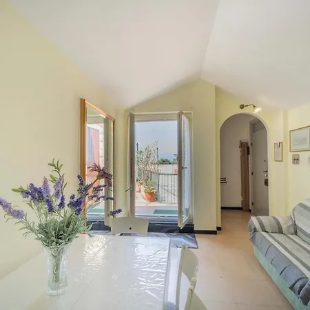 124 - Casa Con Terrazza Sestri- 15minuti A Piedi Dal Centro Apartment *