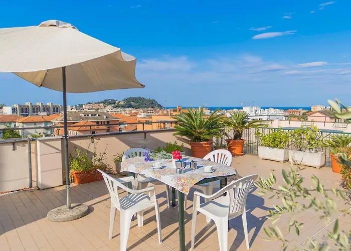 124 - Casa Con Terrazza Sestri- 15minuti A Piedi Dal Centro * Σέστρι Λεβάντε
